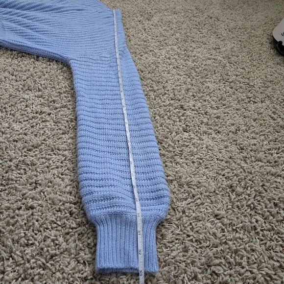 Women's Chunky Knit Light Blue Sweater Long Sleeves - Medium - Picture 10 of 10